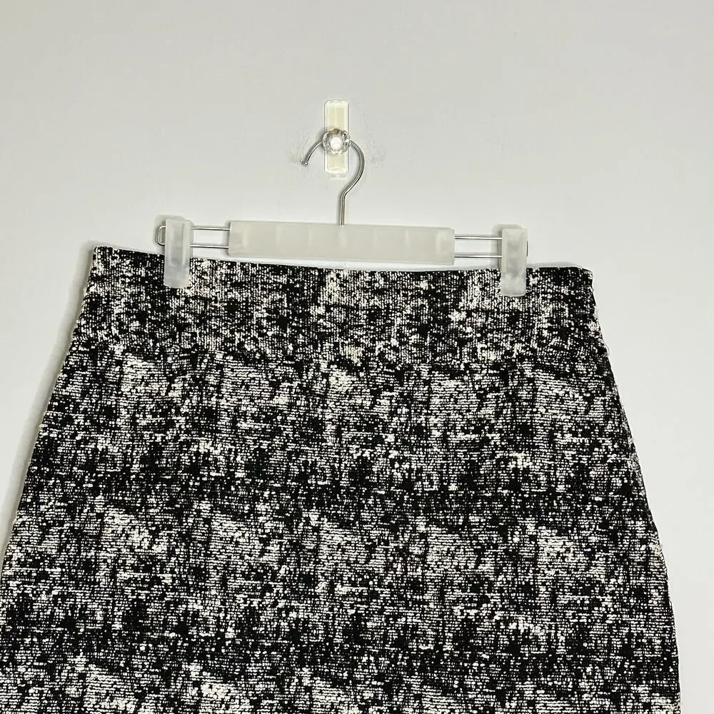 Banana Republic Tweed Mini Skirt Womens Size 12 Black White Curved Hem Lined